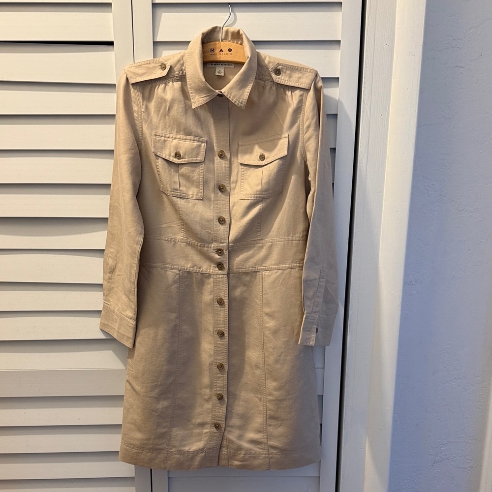 Banana Republic Khaki Dress, Size 4, Comfortable & Cute